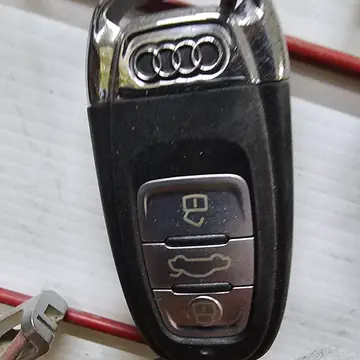 Смарт-ключ Audi